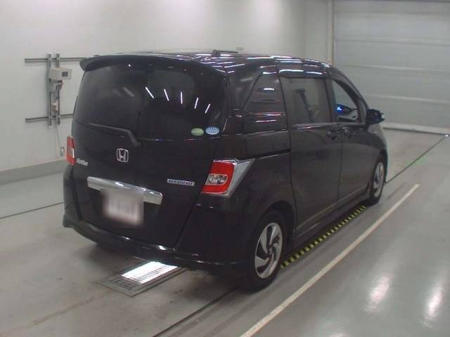 40118 HONDA FREED SPIKE GP3 2014 г. (CAA Tokyo)